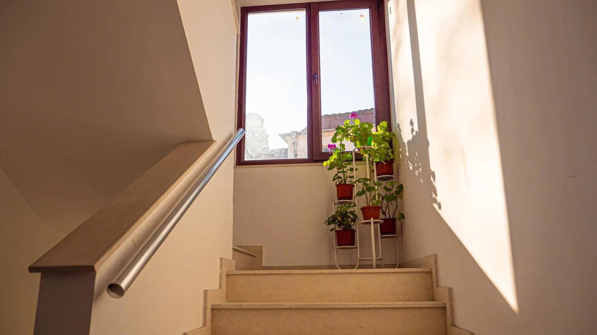 Cozy 1-Bedroom Apartment 5 Min From The Beach Varna 0*,