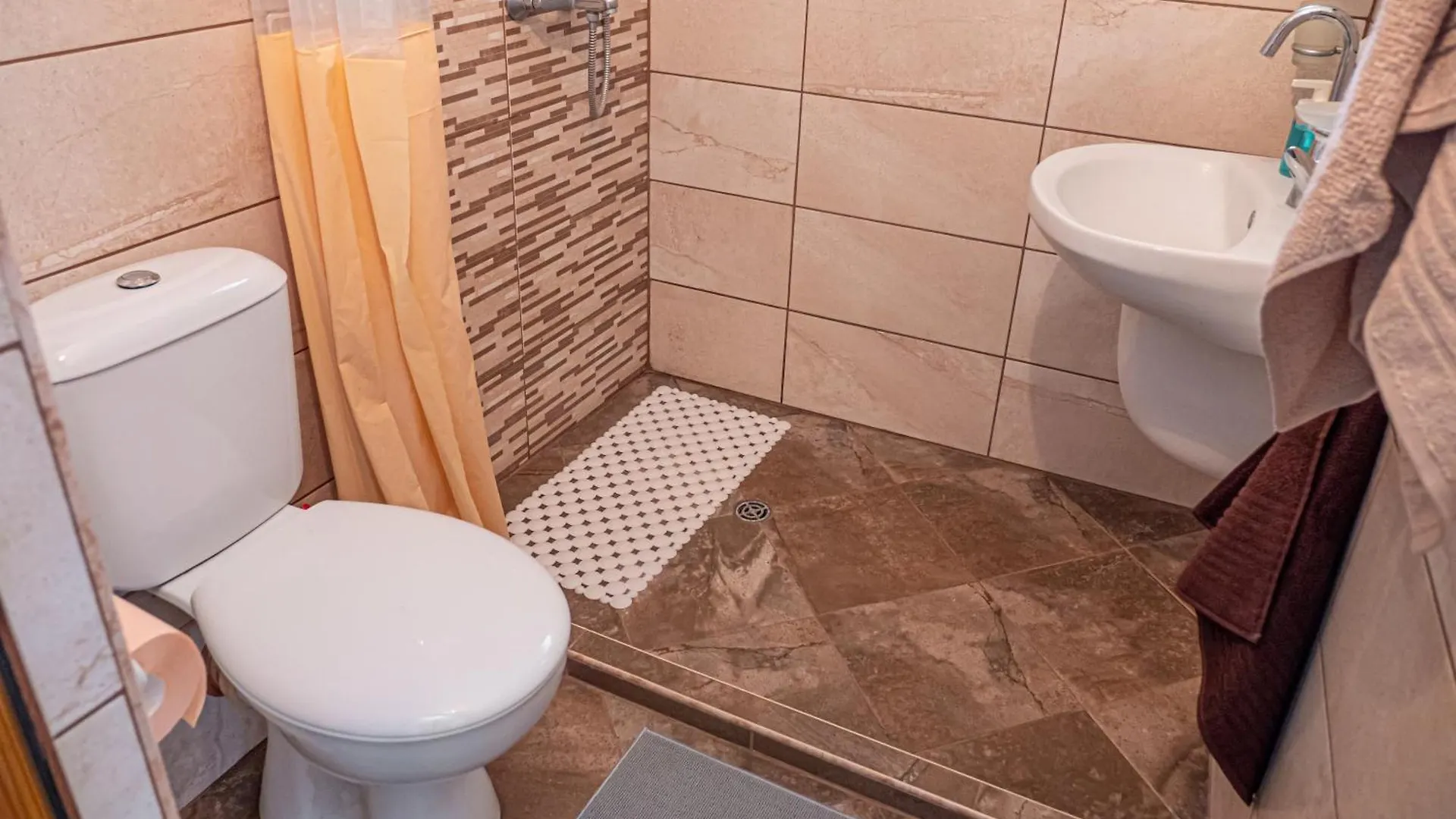 Cozy 1-Bedroom Apartment 5 Min From The Beach Varna